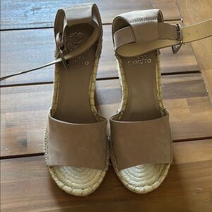 NWOB Vince Camaro espadrille sandals sz 8